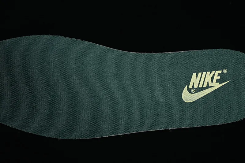 All Categories Nk SB Dunk Series Nk SB Dunk Low Low-top sneakers Cost-effective version Nk Dunk Low "Gorge Green" Retro white and green SB low-top sports and leisure sneakers DD1503-300
